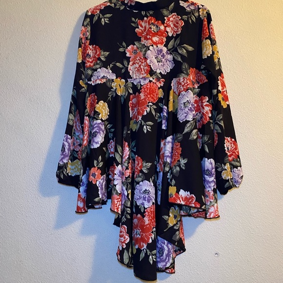 NWOT Cha Cha Vente Long Sleeve long back Top Medium - Picture 6 of 6